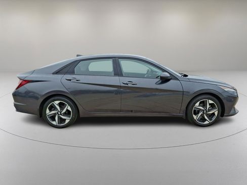 Used 2023 Hyundai Elantra SEL w/ Convenience Package FWD image 12