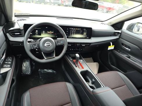 New 2026 Nissan Kicks SR w/ Cold Weather Package image 6