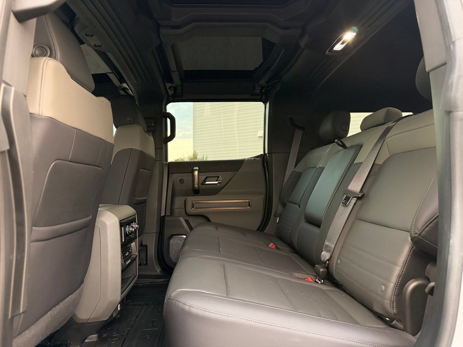 Used 2024 GMC Hummer EV 3X AWD/4WD image 28