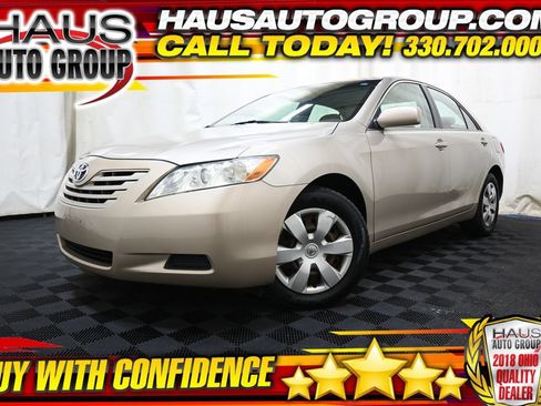 Used 2008 Toyota Camry LE FWD image 1