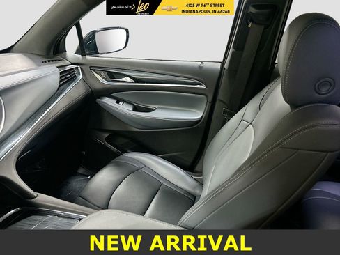 Used 2023 Buick Enclave Premium image 24