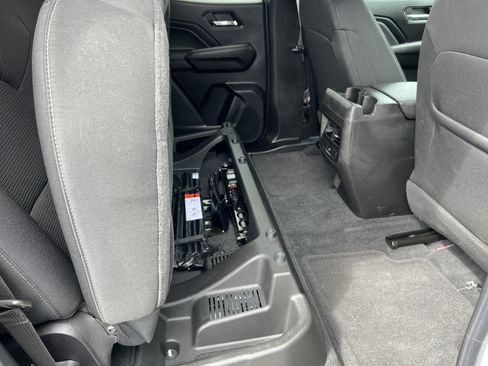 Used 2023 Chevrolet Colorado LT w/ LT Convenience Package AWD/4WD image 18