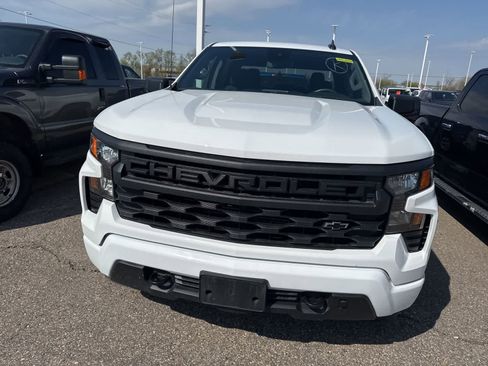 Used 2024 Chevrolet Silverado 1500 Custom image 4
