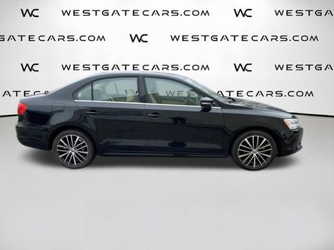 Used 2012 Volkswagen Jetta SEL FWD image 23
