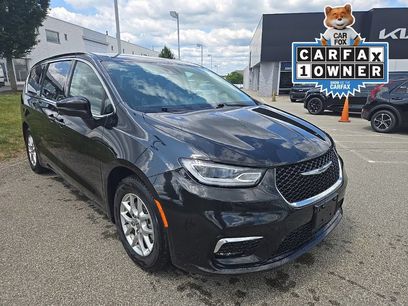 Used 2023 Chrysler Pacifica Touring-L