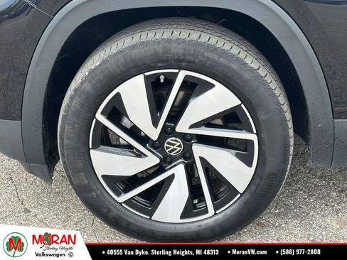 Used 2024 Volkswagen Atlas SE AWD/4WD image 8