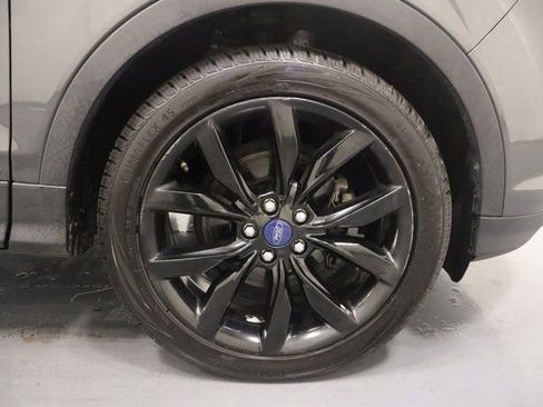 Used 2018 Ford Escape SE w/ SE Sport Appearance Package FWD image 26