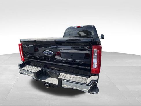 Used 2025 Ford F250 XLT AWD/4WD image 3