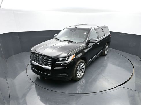Used 2024 Lincoln Navigator Reserve AWD/4WD image 19