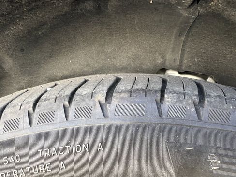 Used 2024 Mercedes-Benz GLC 300 4MATIC w/ AMG Line image 12