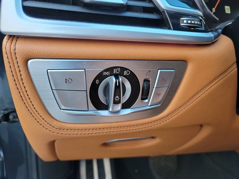 Used 2017 BMW 750i xDrive image 31