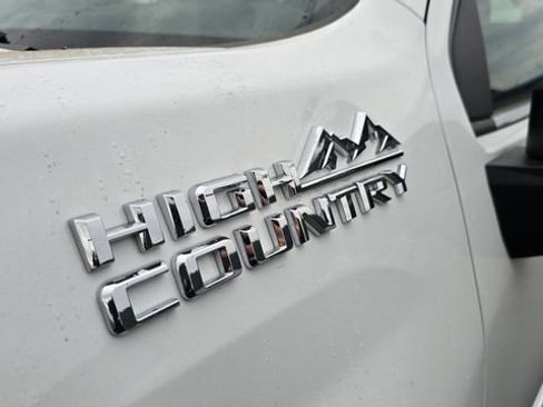Used 2025 Chevrolet Silverado 2500 High Country w/ Technology Package image 14