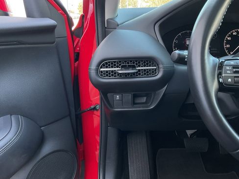 Used 2025 Honda HR-V EX-L image 25