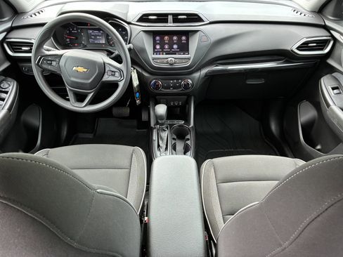 Used 2021 Chevrolet TrailBlazer LS FWD image 16