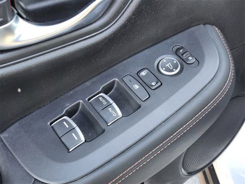 Used 2023 Honda HR-V Sport image 17