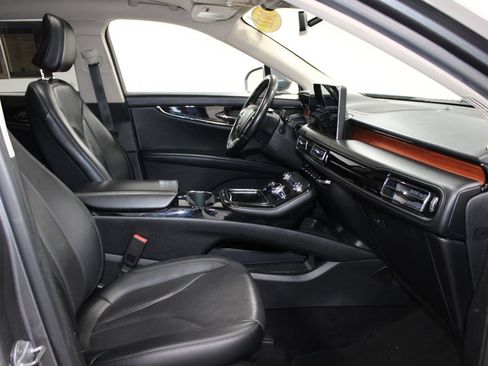 Used 2022 Lincoln Nautilus Reserve AWD/4WD image 29