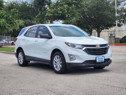 Used 2021 Chevrolet Equinox LS FWD image 3