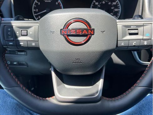 Used 2025 Nissan Rogue SV AWD/4WD image 12