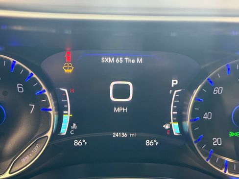 Used 2025 Chrysler Pacifica Limited FWD image 16