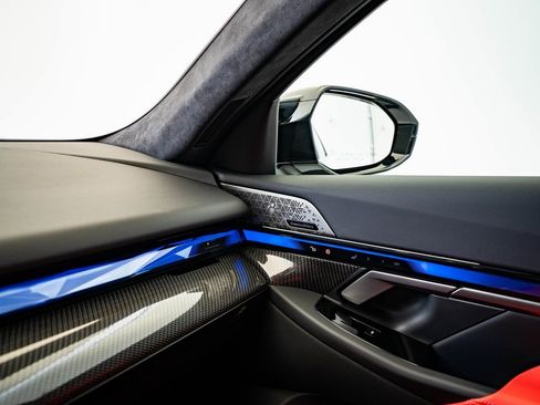 New 2026 BMW M5 w/ Executive Package image 32