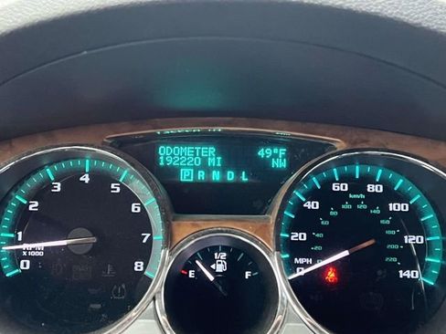 Used 2011 Buick Enclave CXL image 24