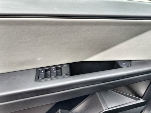 Used 2025 Tesla Cybertruck AWD Crew Cab image 12