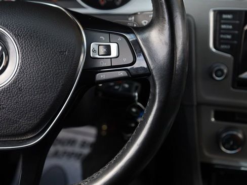 Used 2015 Volkswagen Golf TDI S image 28