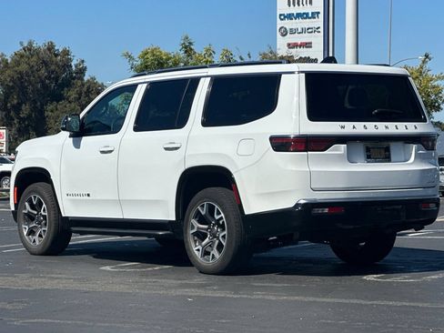Used 2024 Jeep Wagoneer Series III AWD/4WD image 6