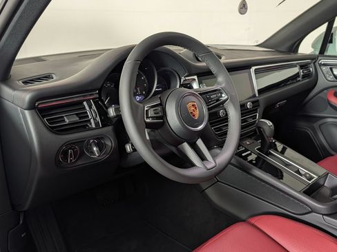 New 2026 Porsche Macan AWD/4WD image 4