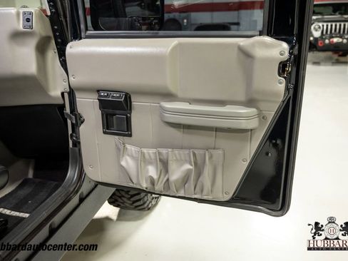 Used 2001 HUMMER H1 4-Door Wagon image 18