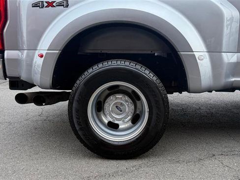 Used 2022 Ford F350 w/ STX Appearance Package image 8