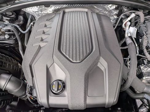 Used 2026 Porsche Macan AWD/4WD image 27