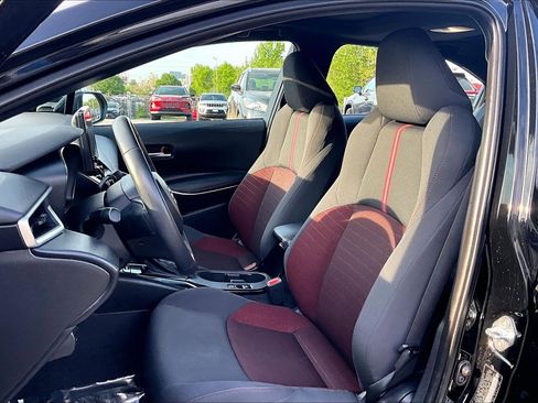 Used 2023 Toyota Corolla SE w/ SE Premium Package image 24