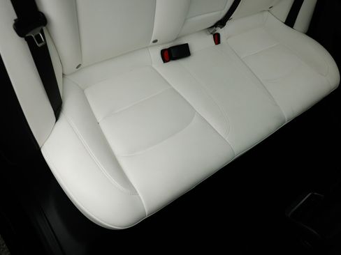 Used 2023 Tesla Model 3 Standard Range RWD image 17