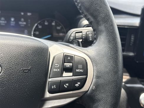 Used 2021 Ford Explorer Limited w/ Equipment Group 301A AWD/4WD image 19