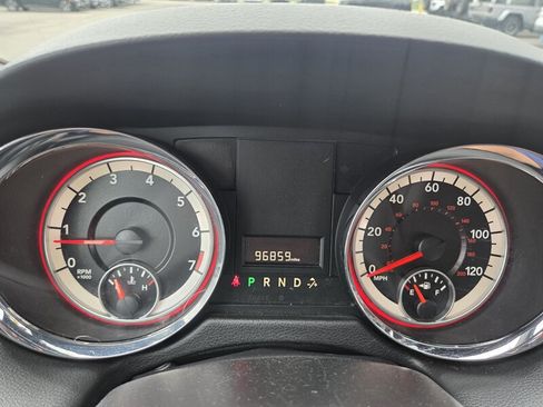 Used 2019 Dodge Grand Caravan SXT FWD image 18