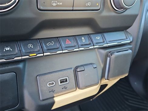 Used 2022 Chevrolet Silverado 1500 Custom image 27