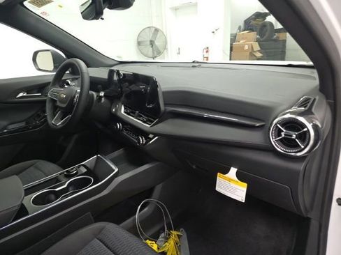 New 2026 Chevrolet Equinox LT w/ Safety and Technology Package FWD image 27