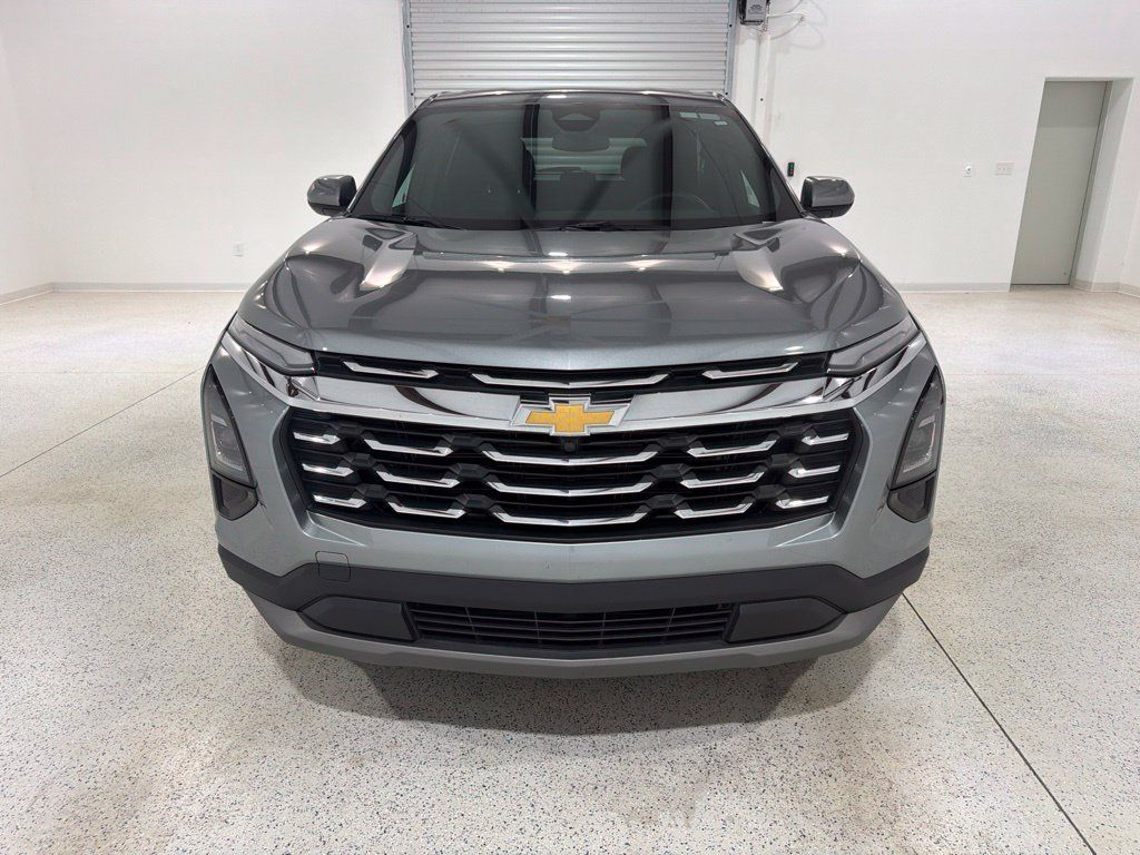 Used 2026 Chevrolet Equinox LT FWD image 8
