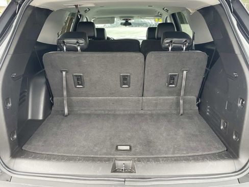 Used 2021 Chevrolet Traverse LS image 11