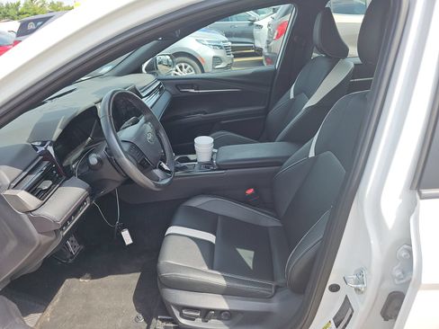 Used 2025 Toyota Camry SE FWD image 7