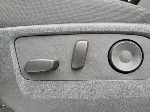 Used 2025 Chevrolet Silverado 1500 LT image 18