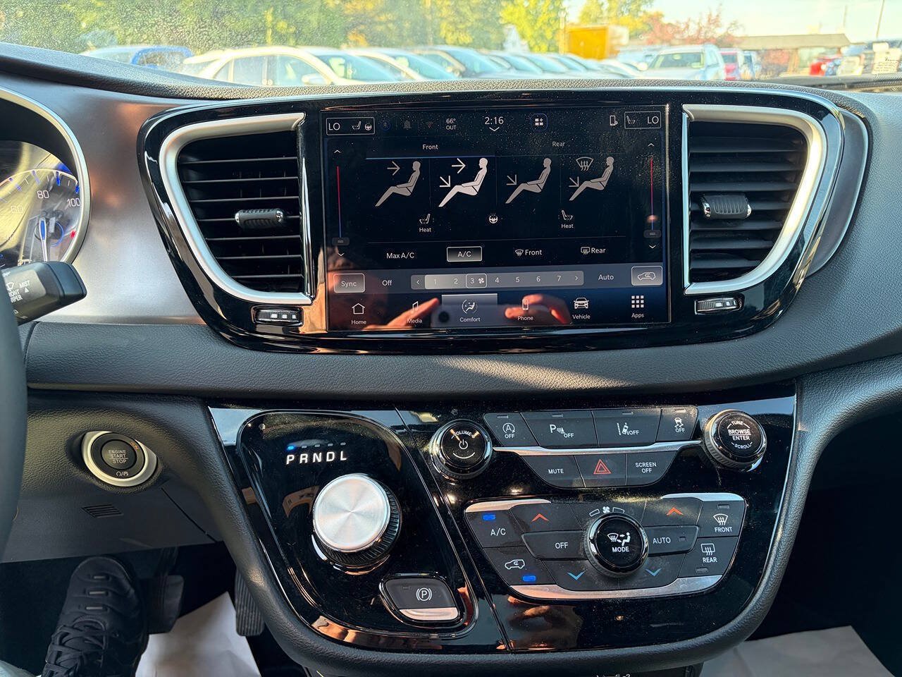 Used 2026 Chrysler Pacifica Select FWD image 13