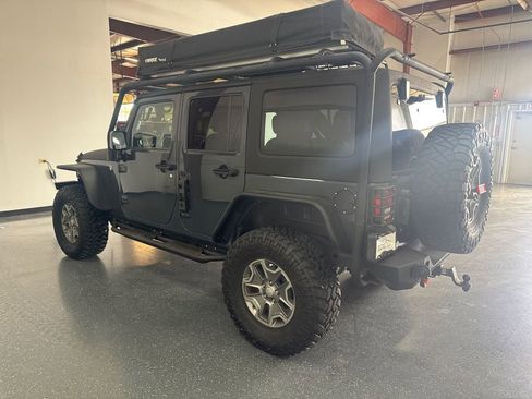 Used 2017 Jeep Wrangler Unlimited Rubicon w/ Connectivity Group AWD/4WD image 6