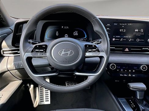 Used 2025 Hyundai Elantra Sport FWD image 10