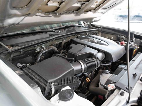 Used 2022 Toyota Tacoma TRD Sport w/ Technology Package AWD/4WD image 31