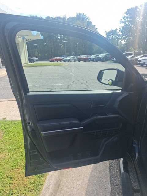 Used 2025 Toyota Tacoma SR5 AWD/4WD image 8