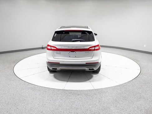 Used 2017 Lincoln MKX Select w/ Select Plus Package image 32