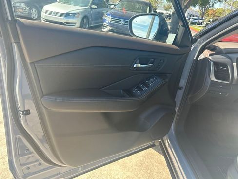 Used 2022 Nissan Rogue SL image 52