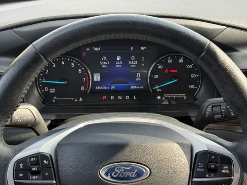Used 2024 Ford Explorer Limited image 18